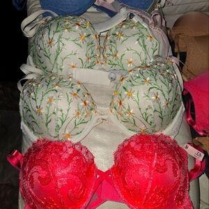 Vicroria secret push up bras